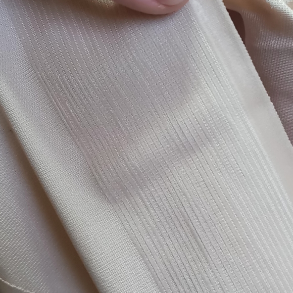 Sz 46 Ruby Ribbon - Picture 2 of 6